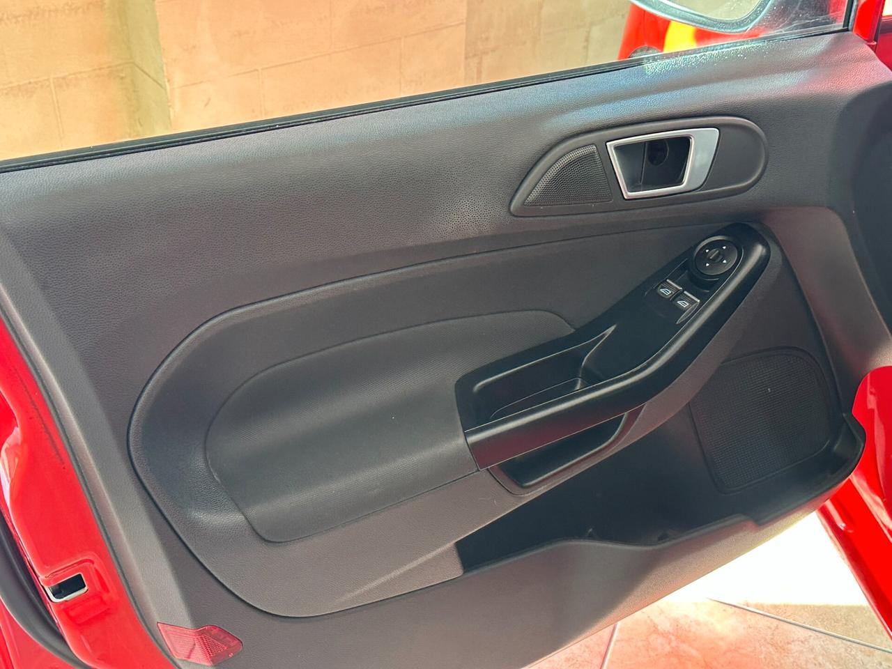 Ford Fiesta 1.5 TDCi 75CV 5 porte OK neopatentati