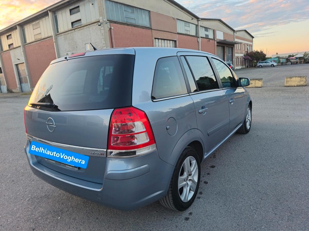 Opel Zafira 2010---1.7 Diesel 7 Posti