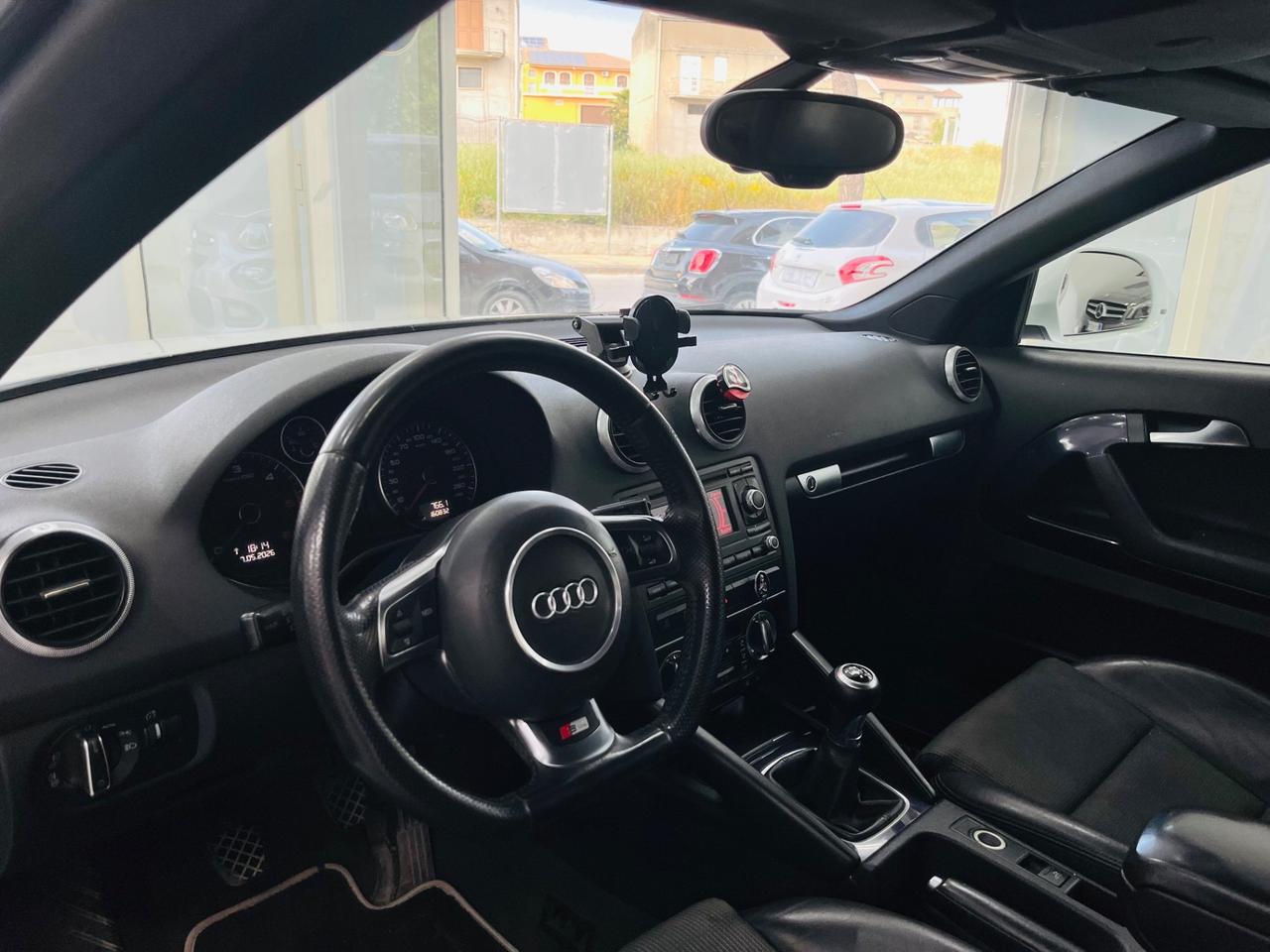 Audi A3 Cabrio 2.0 TDI S-Line 140cv anno 2010