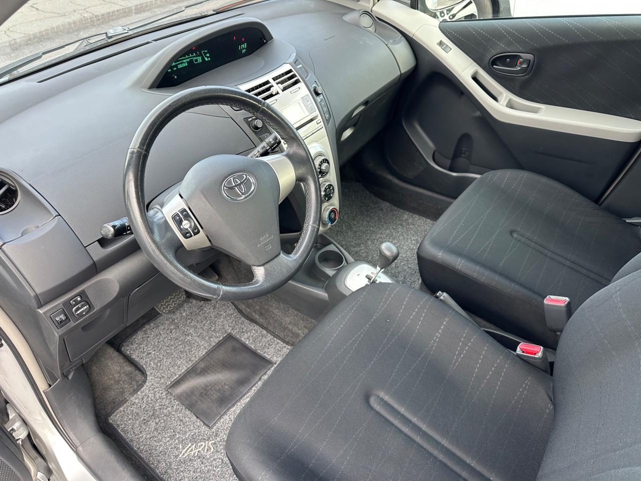 Toyota Yaris 1.3 5 porte Luna