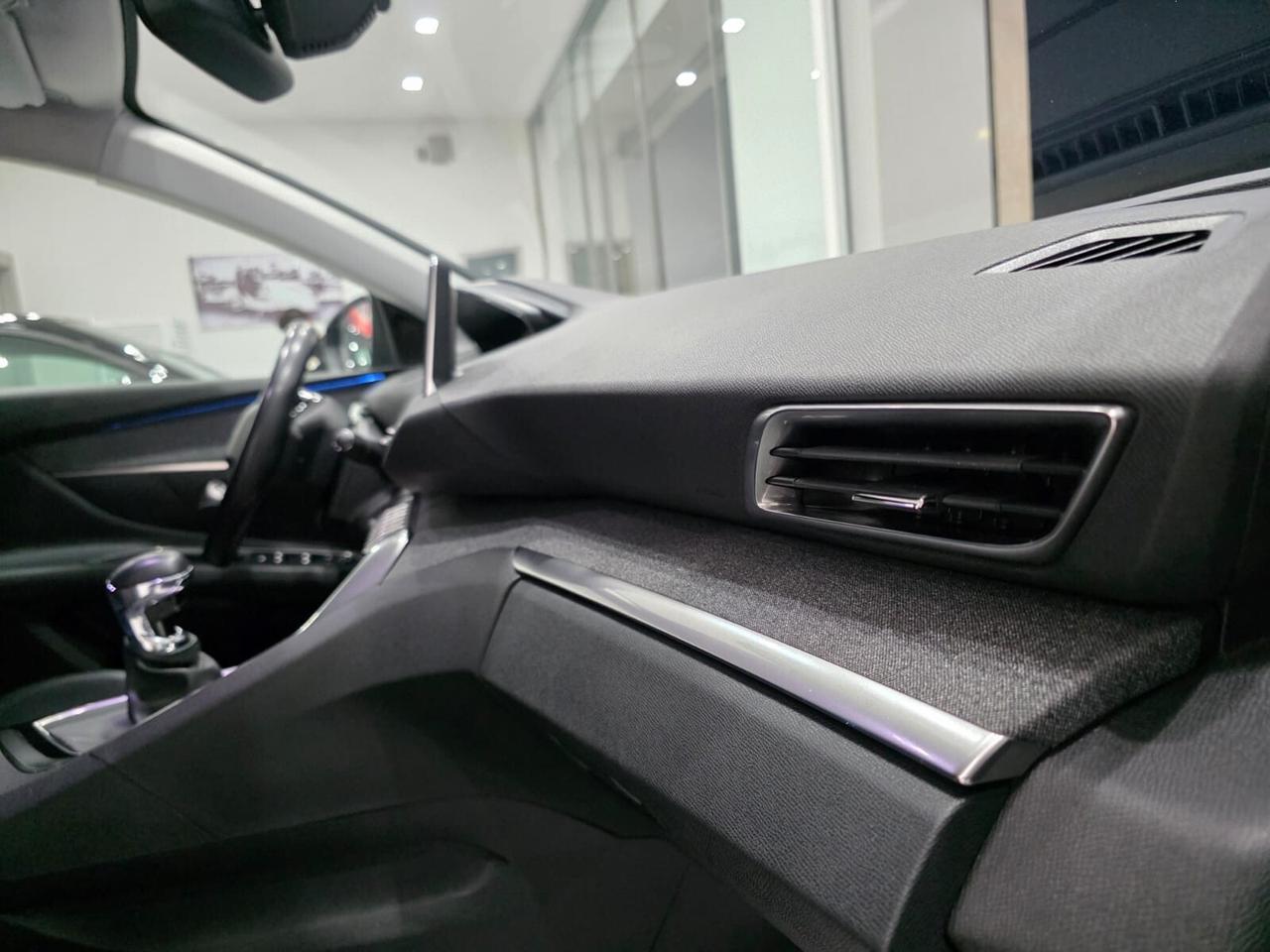 Peugeot 3008 BlueHDi 130 Allure