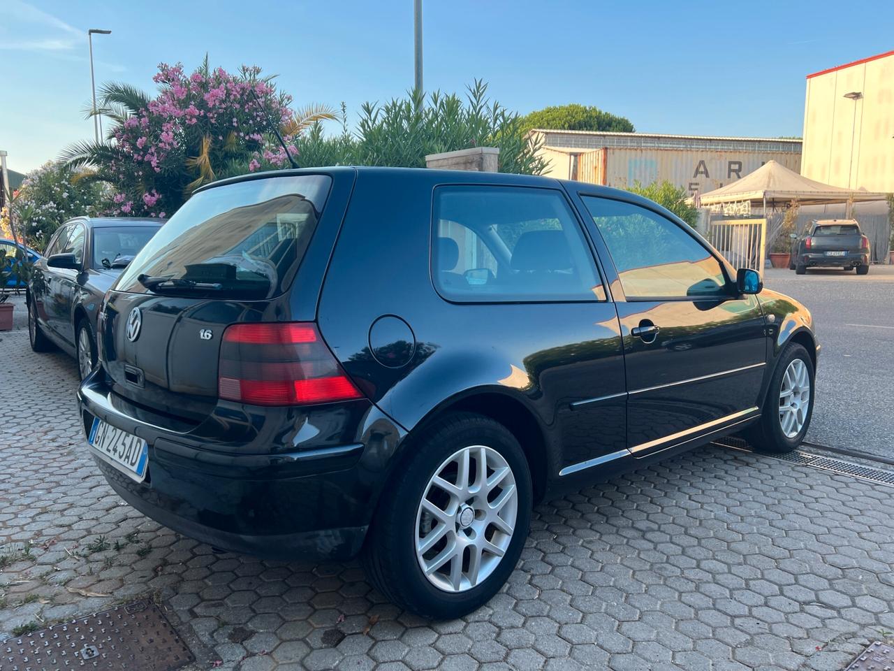 Volkswagen Golf 1.6 16V cat 3 porte Highline NEOPATENTATI