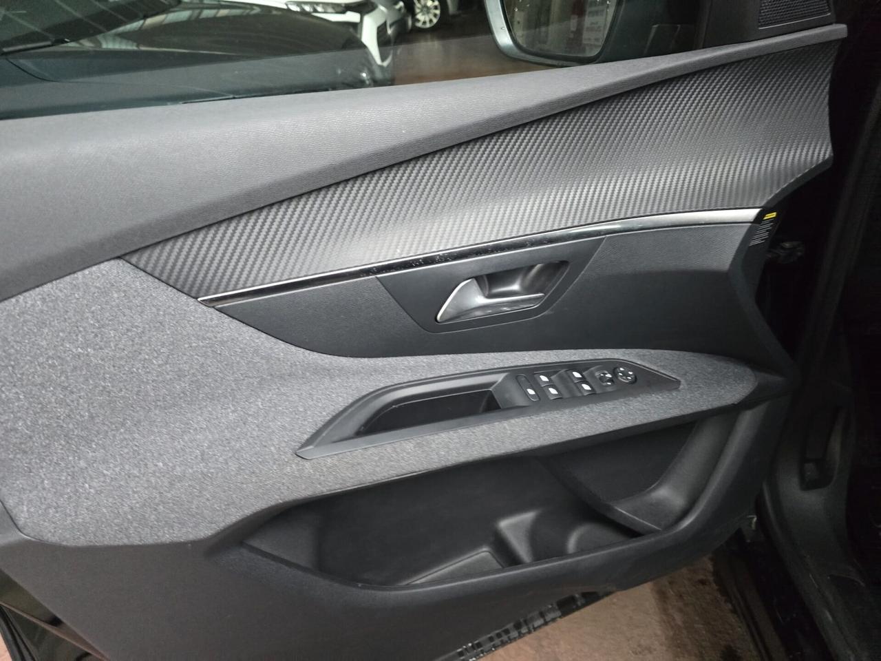 Peugeot 3008 BlueHDi 130 S&S Business rate da 165,00