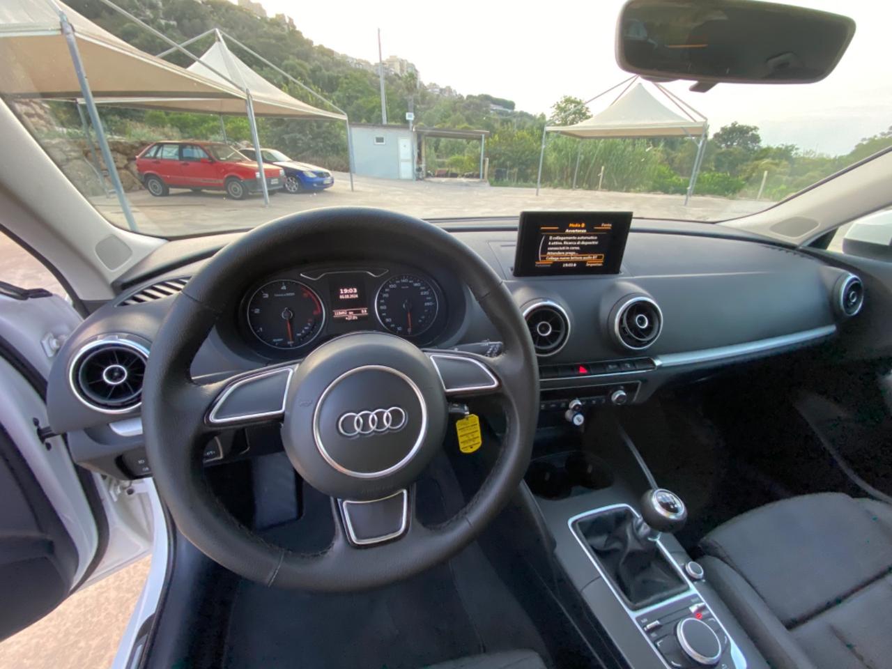 Audi A3 SPB 1.6 TDI 105 cv Business