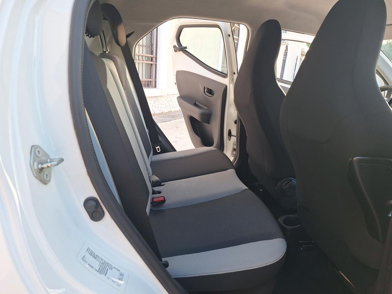 Toyota Aygo 1.0 5 porte x-play PERFETTA FULL