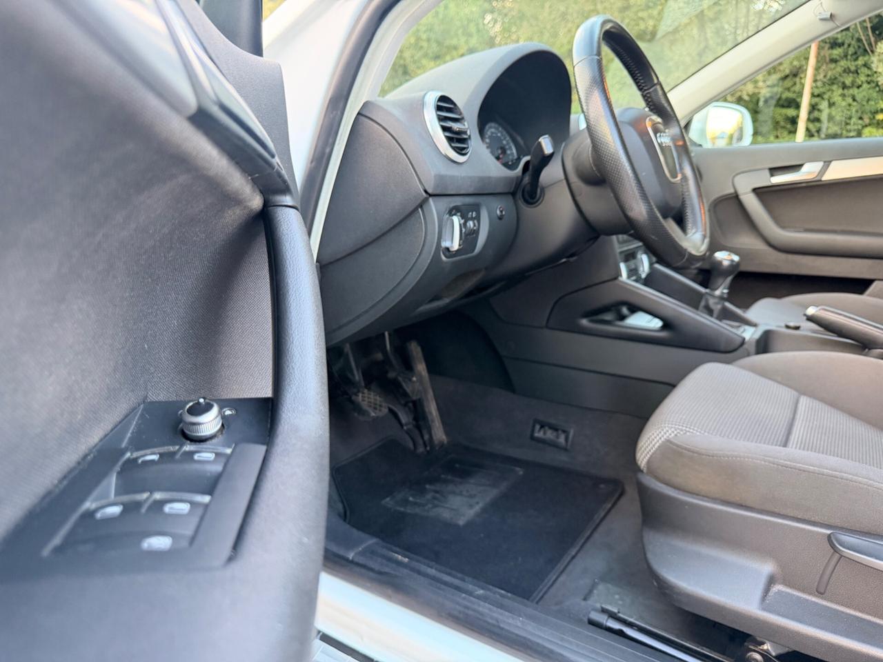 Audi A3 1.6 TDI 105 CV CR S tr. Ambiente