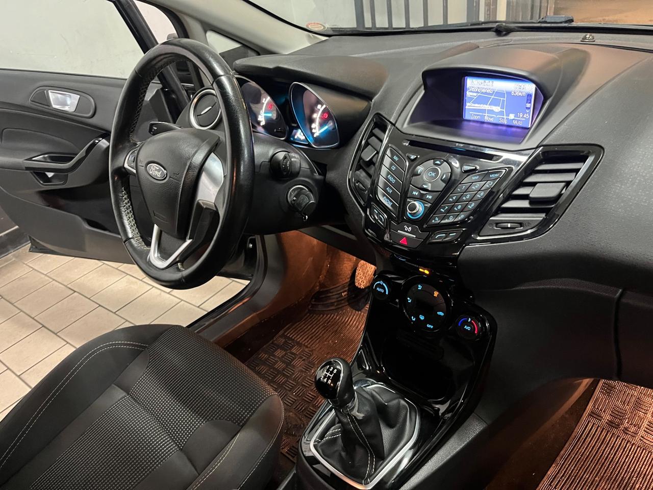 Ford Fiesta gpl titanium nav/led full 12/2016