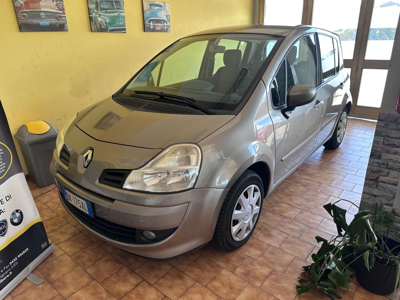 Renault Modus 1.2benz. 85.000km