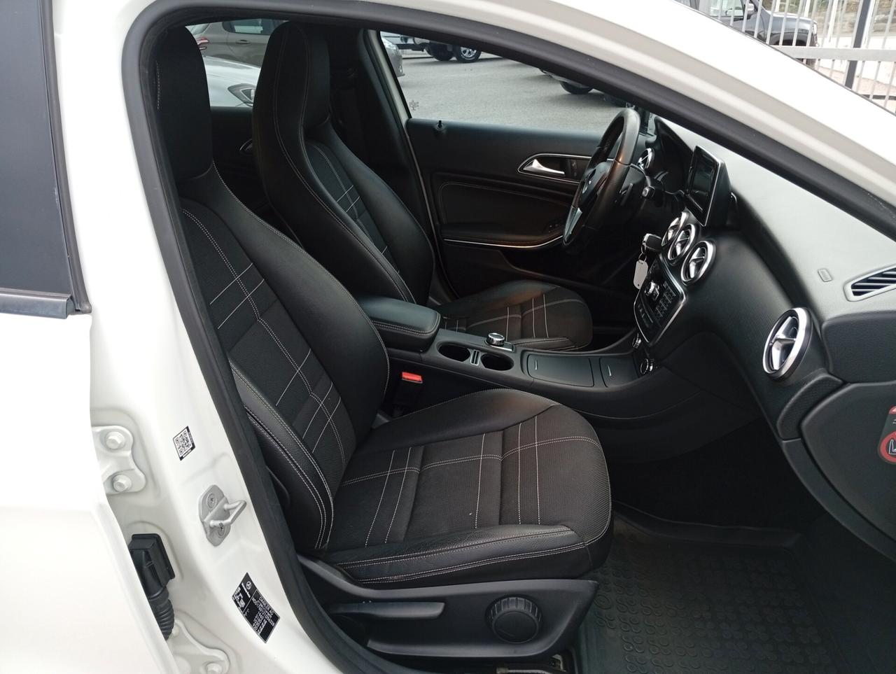 Mercedes-benz A 180 CDI Automatic Dark Night Edition