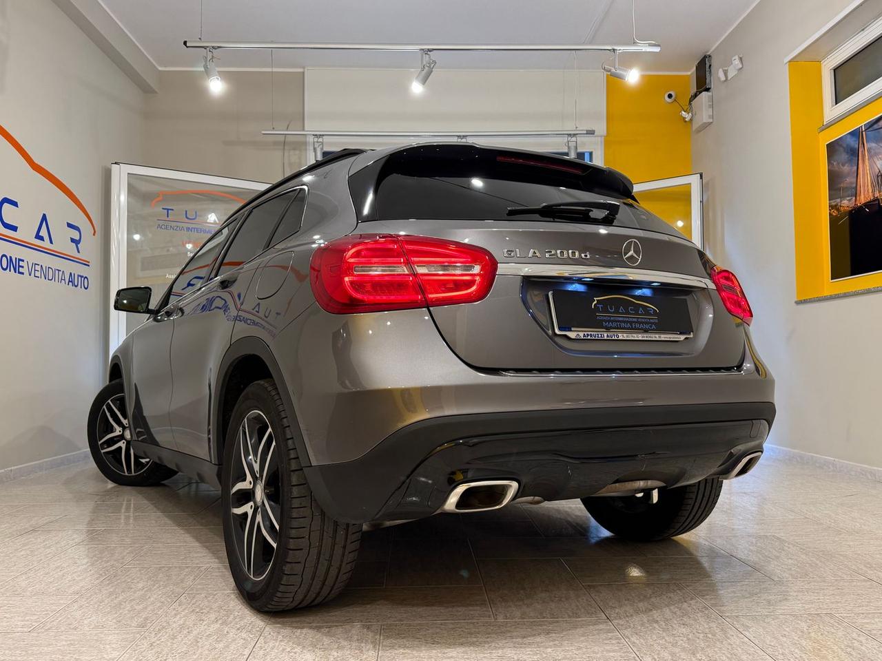 Mercedes-Benz GLA 200 Premium GLA 200 D #8055