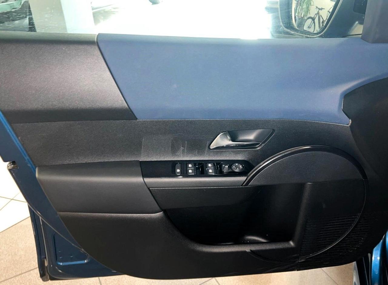 Lancia Ypsilon Hybrid e-DCT Edizione Cassina