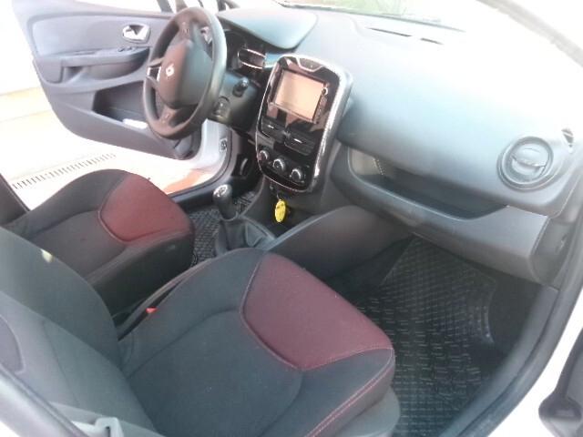 Renault Clio 1.2 75CV 5 porte Costume National