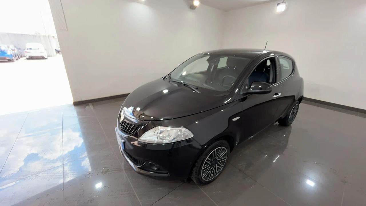 Lancia Ypsilon 1.0 FireFly 5 porte S&S Hybrid Oro