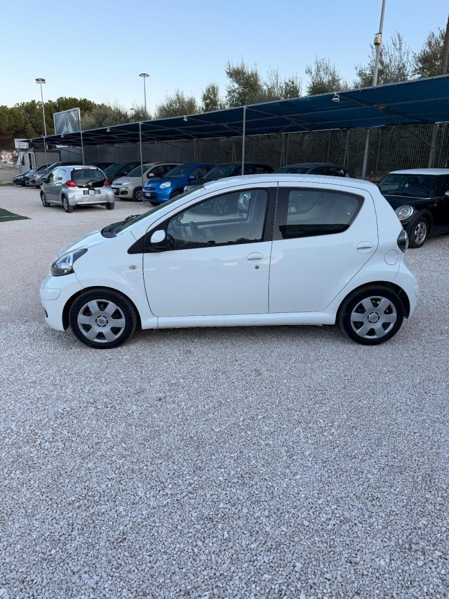 TOYOTA - Aygo - 1.0 12V VVT-i 5p. Sol Connect MMT