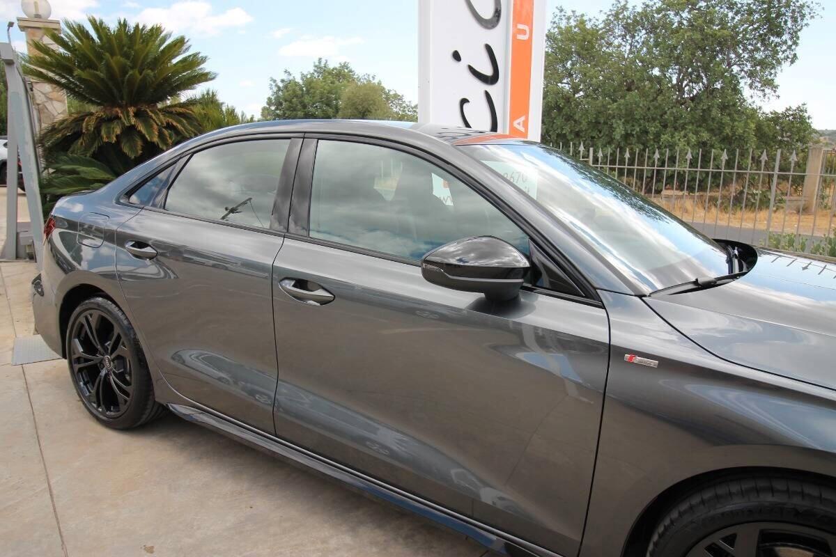 Audi A3 Sedan 35 TFSI S tronic line edition 150cv