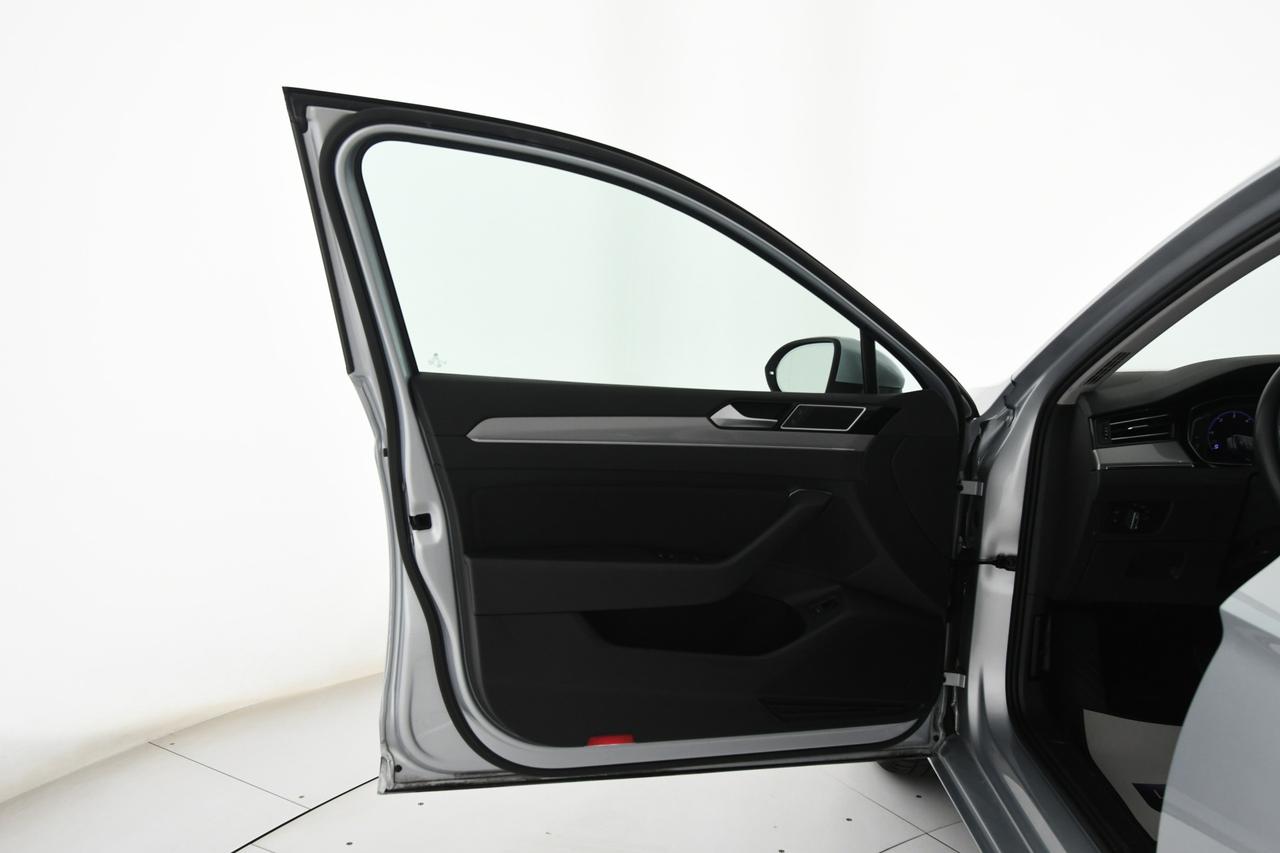 VOLKSWAGEN Passat Variant 2.0 tdi Business 122cv dsg NEOPATENTATI+ACC+CAMERA