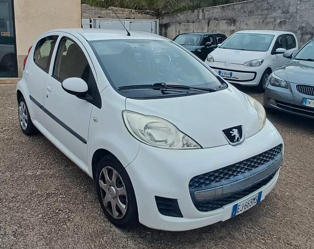 Peugeot 107 1.0 5p. Active - 2011