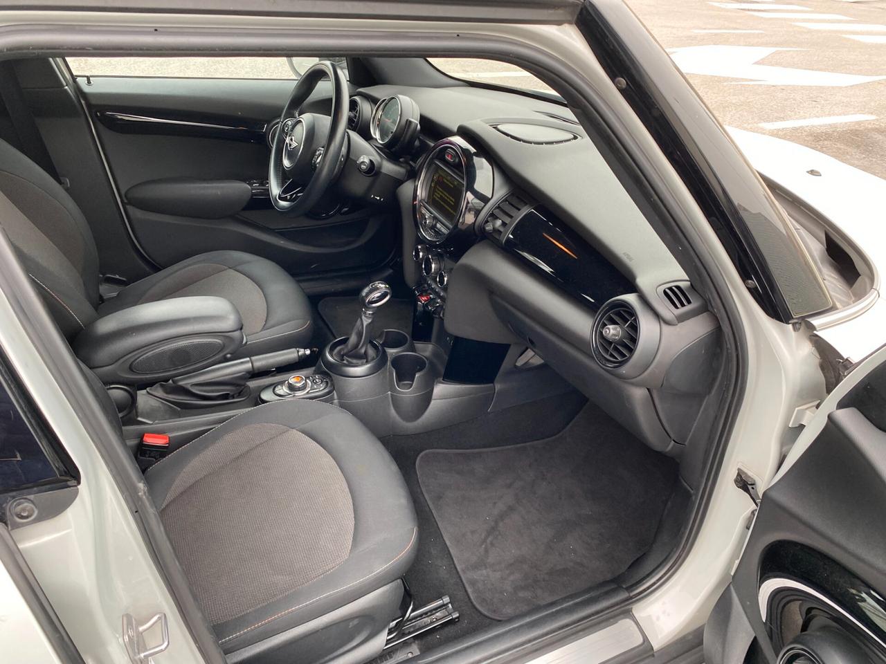 Mini 1.5 Cooper D 5 porte