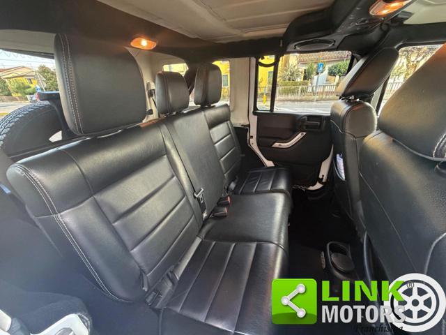 JEEP Wrangler Unlimited 2.8 CRD DPF Sahara Auto
