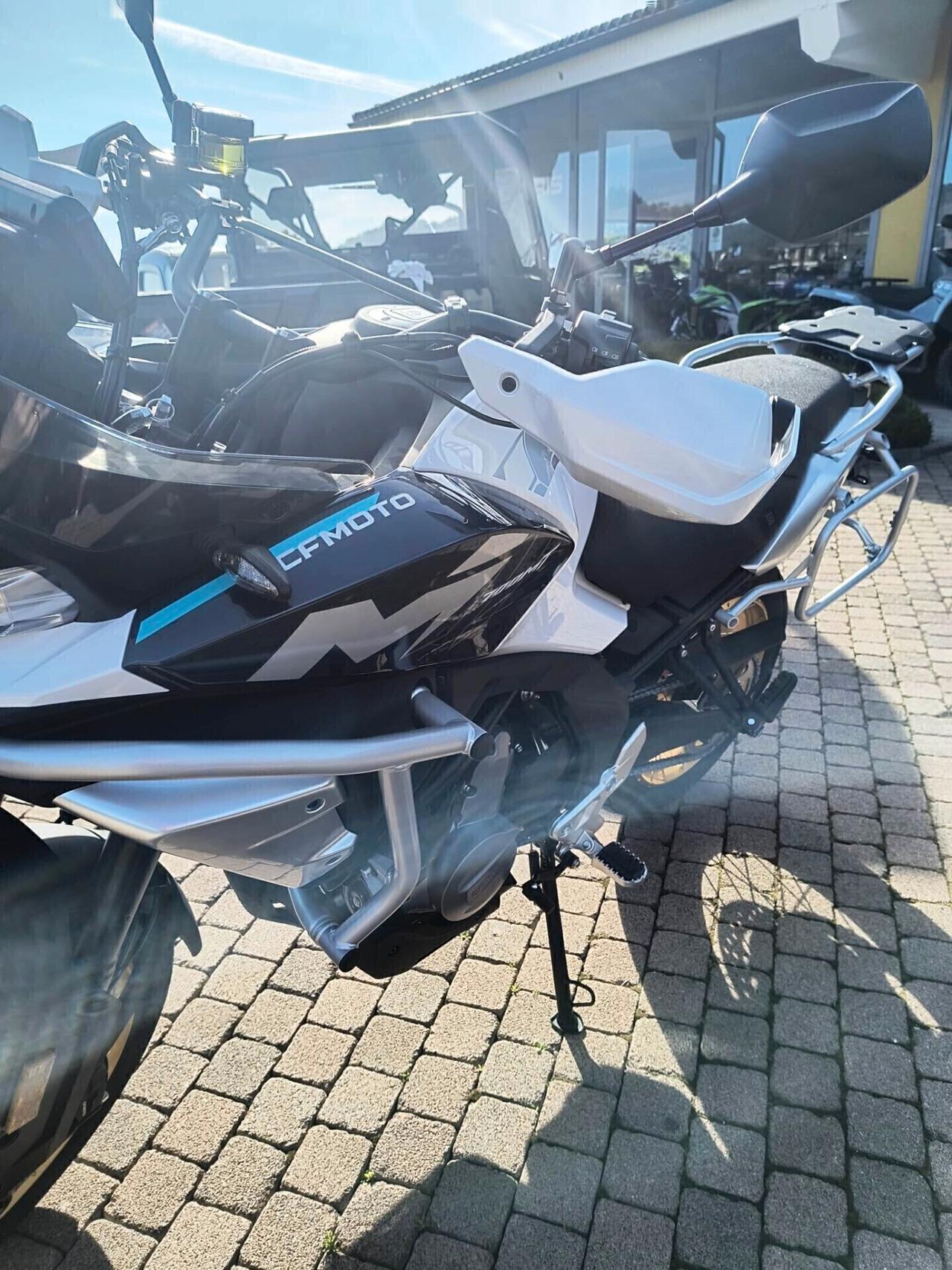 CFMOTO MT 700 ADV