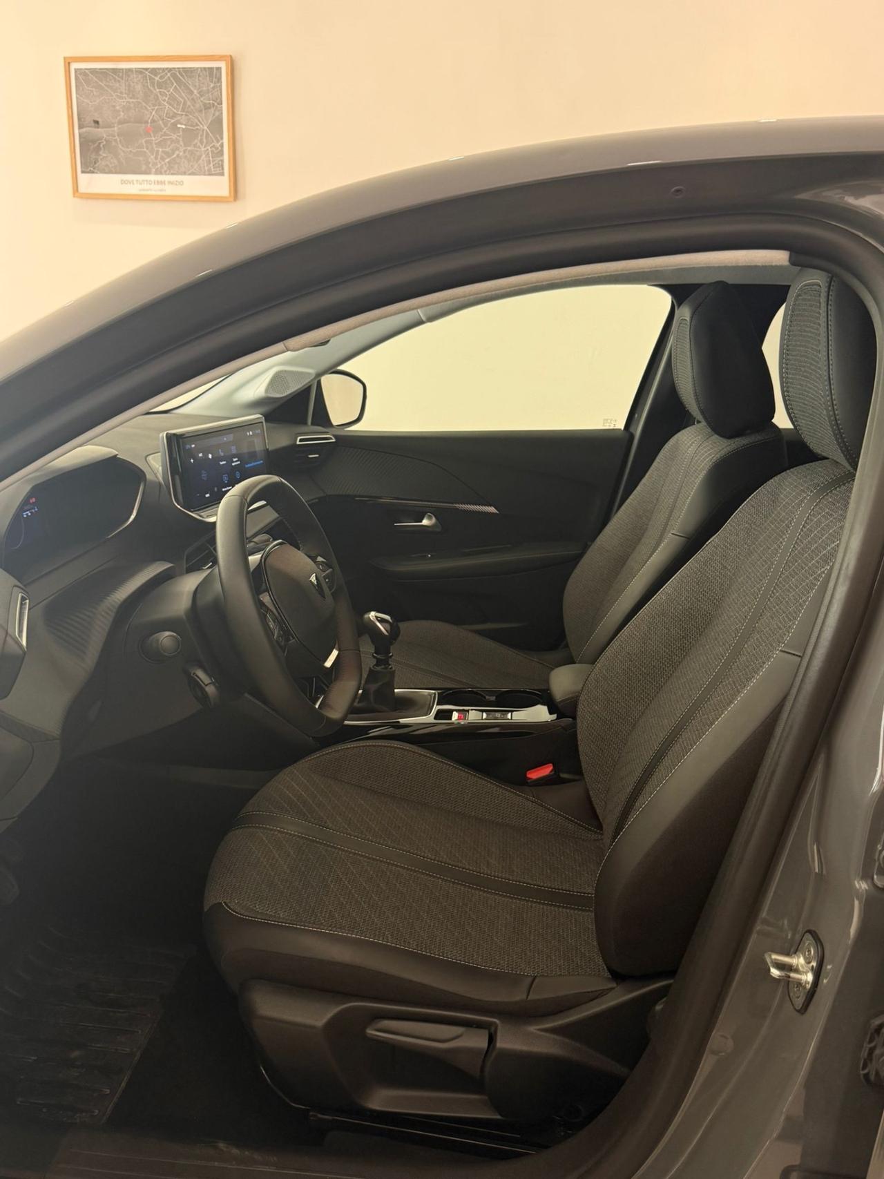 Peugeot 208 ALLURE PACK 100CV 2025