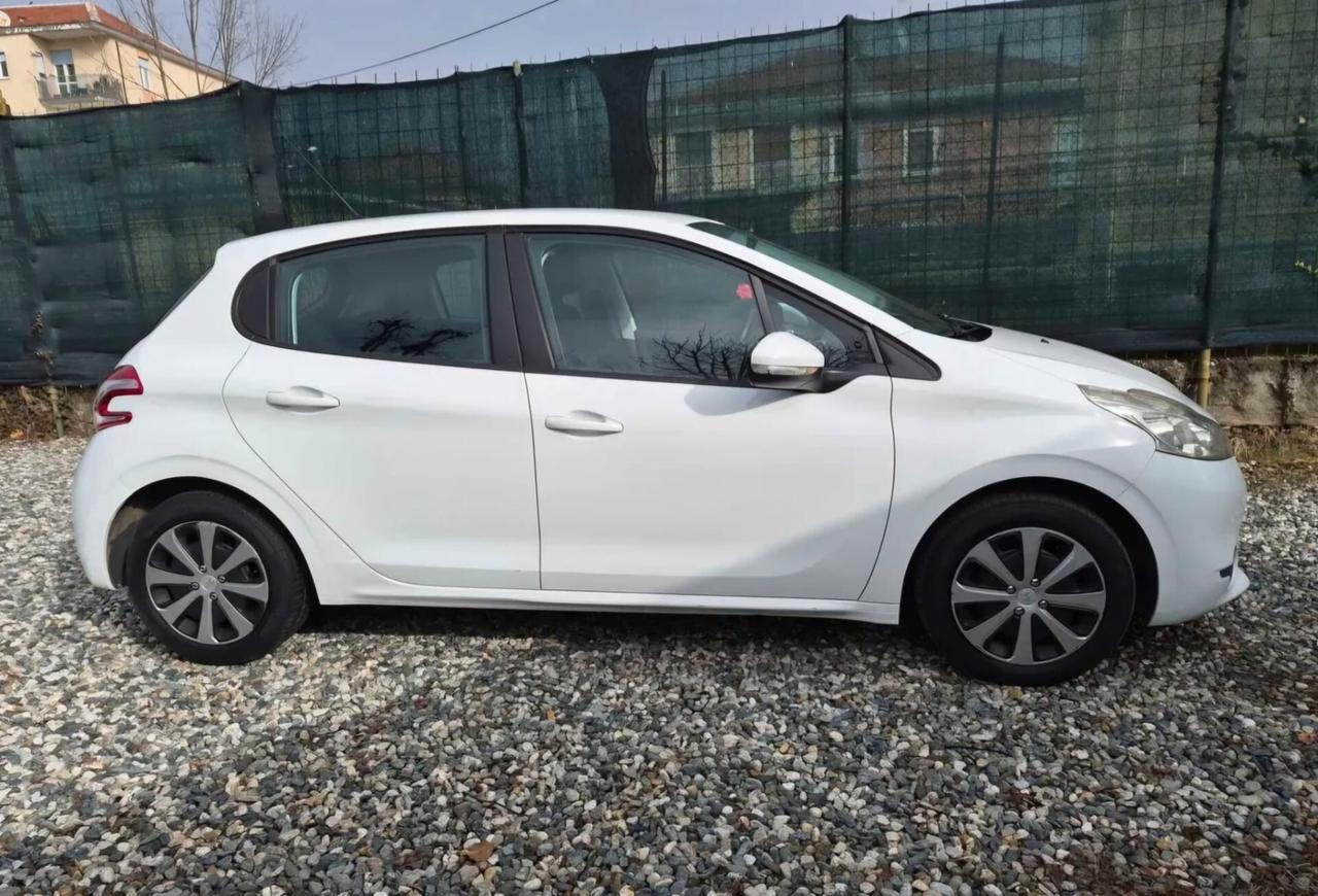 Peugeot 208 1.2 VTi 82 CV 5 porte Allure