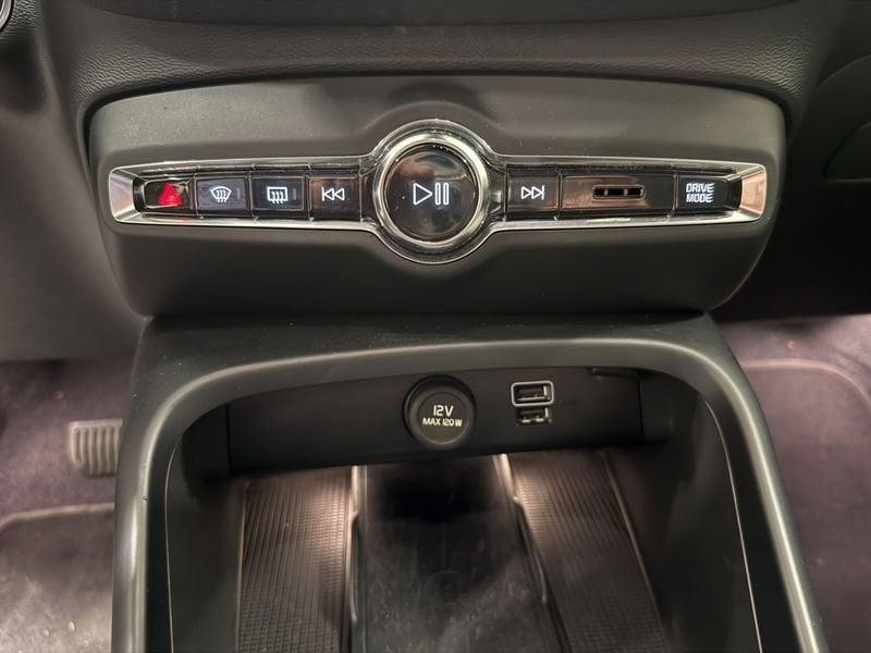 Volvo XC40 Recharge T4 Plug-in Hybrid auto Recharge Core