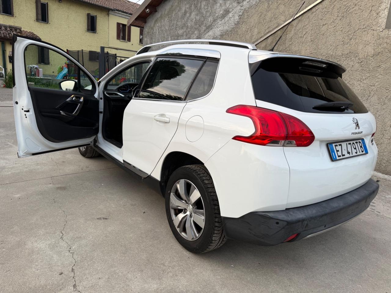 Peugeot 2008 BlueHDi 100 S&S Allure