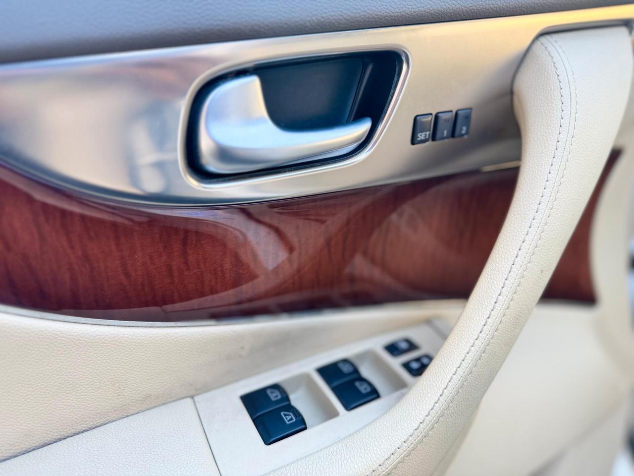 Infiniti FX30d 3.0 DIESEL 2011 TOP!