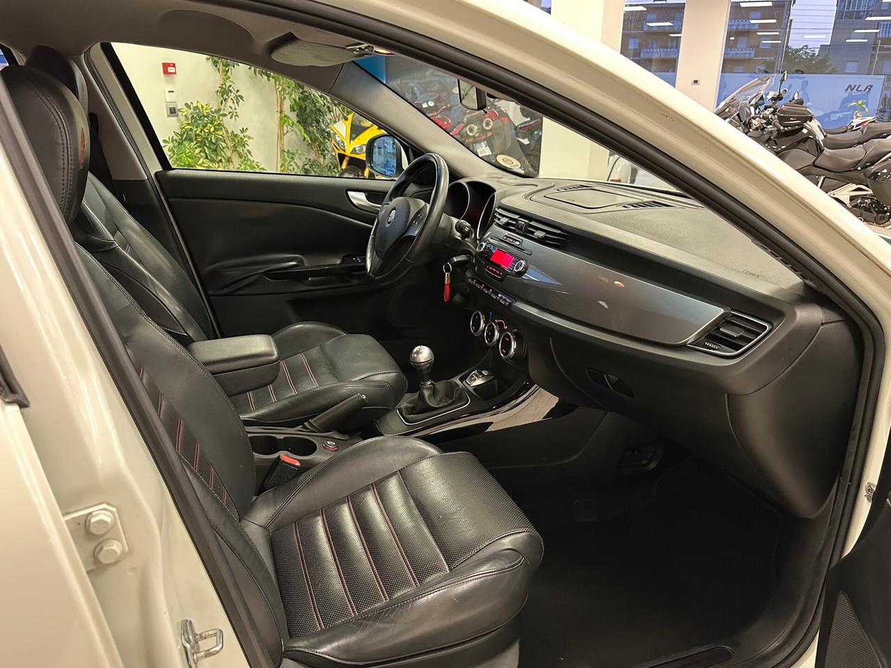 Alfa Romeo Giulietta 1.6 JTDm-2 105 CV Distinctive - 2012