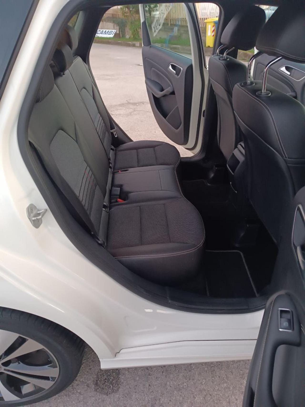 MERCEDES-BENZ B 180 d Automatic Sport