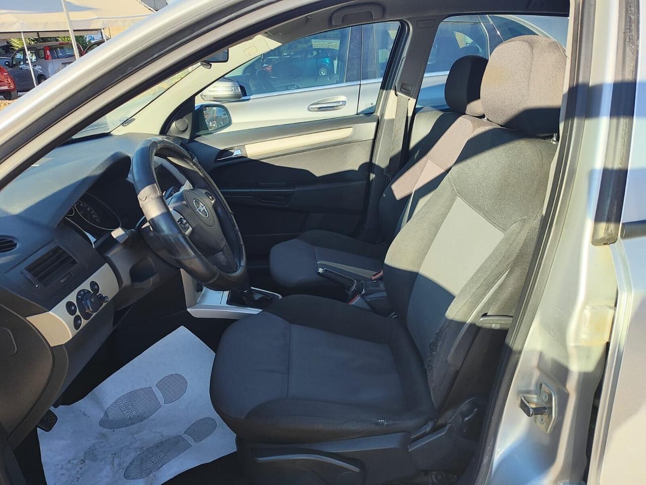 Opel Astra 1.7 CDTI 110CV 5 porte Enjoy