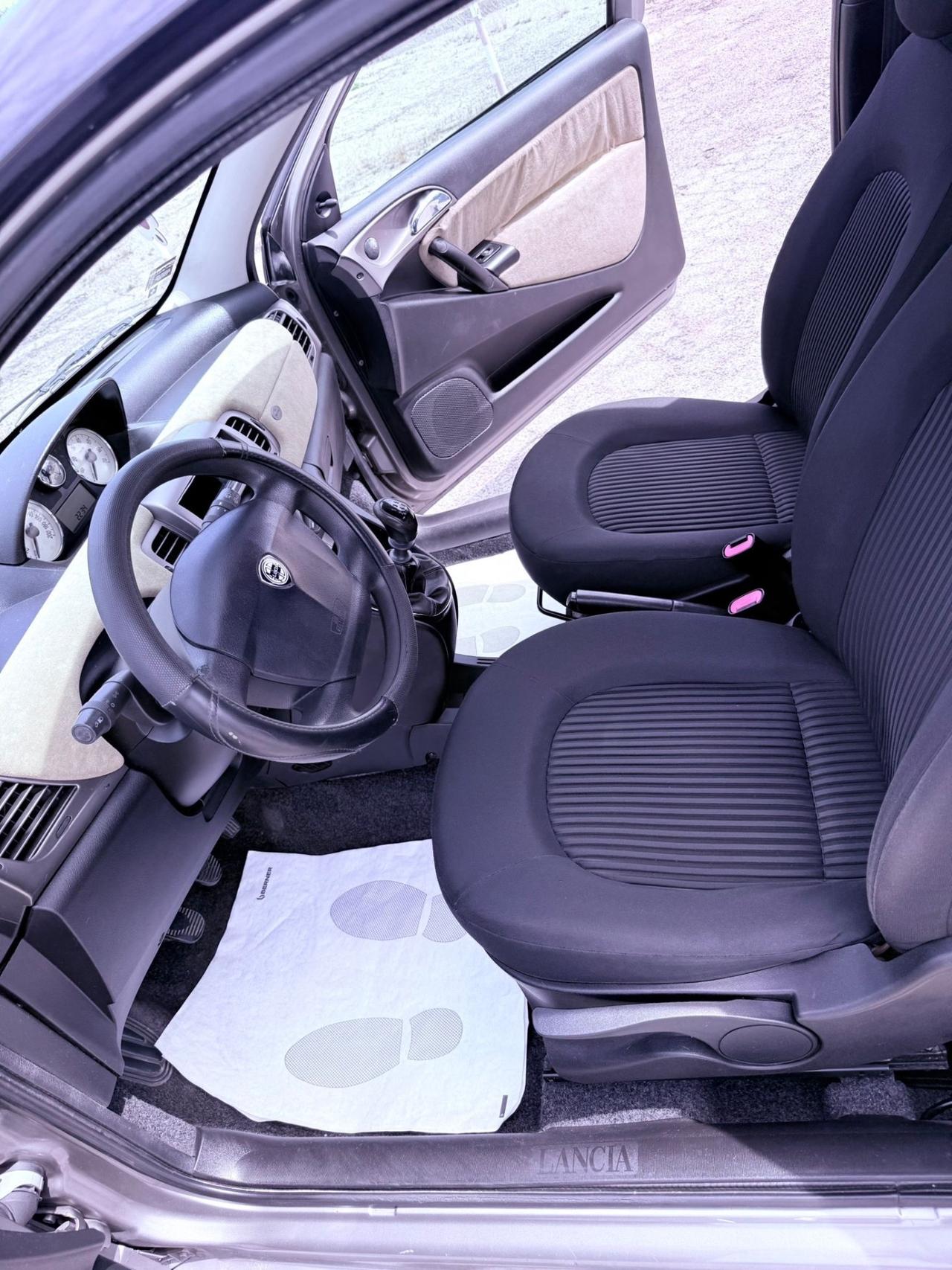 Lancia Ypsilon 1.2 benzina Ok neopatentati