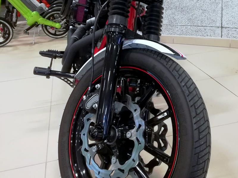 Harley Davidson FXDB Dyna Street Bob 1584