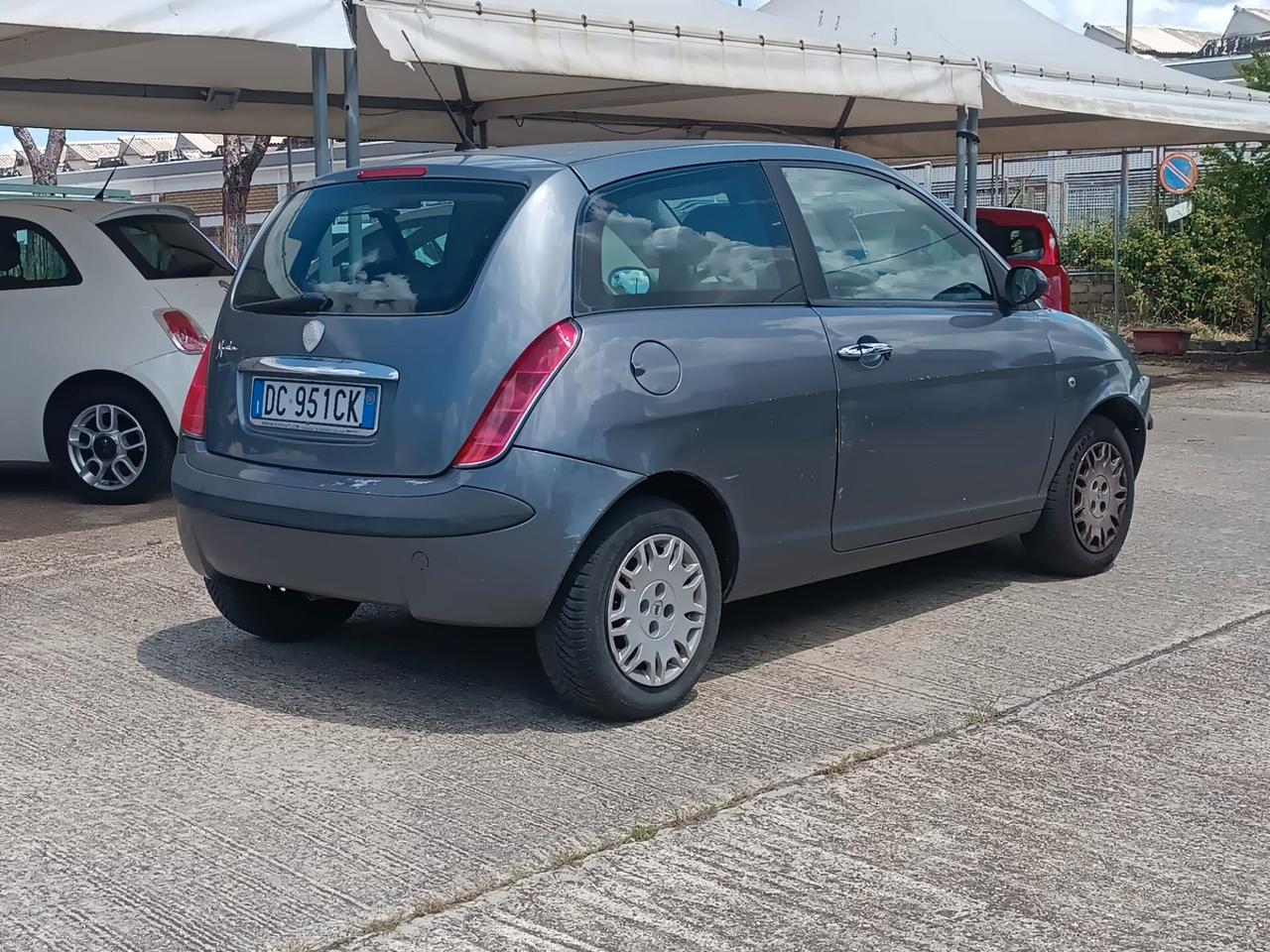 Lancia Ypsilon 1.0 Ok Neopatentati