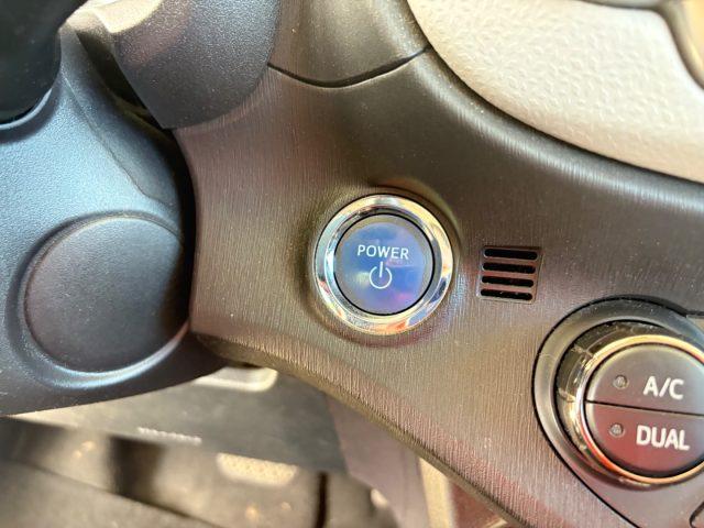 TOYOTA Yaris 1.5 Hybrid 5 porte Lounge AUTOMATICA OK NEOPATENTA