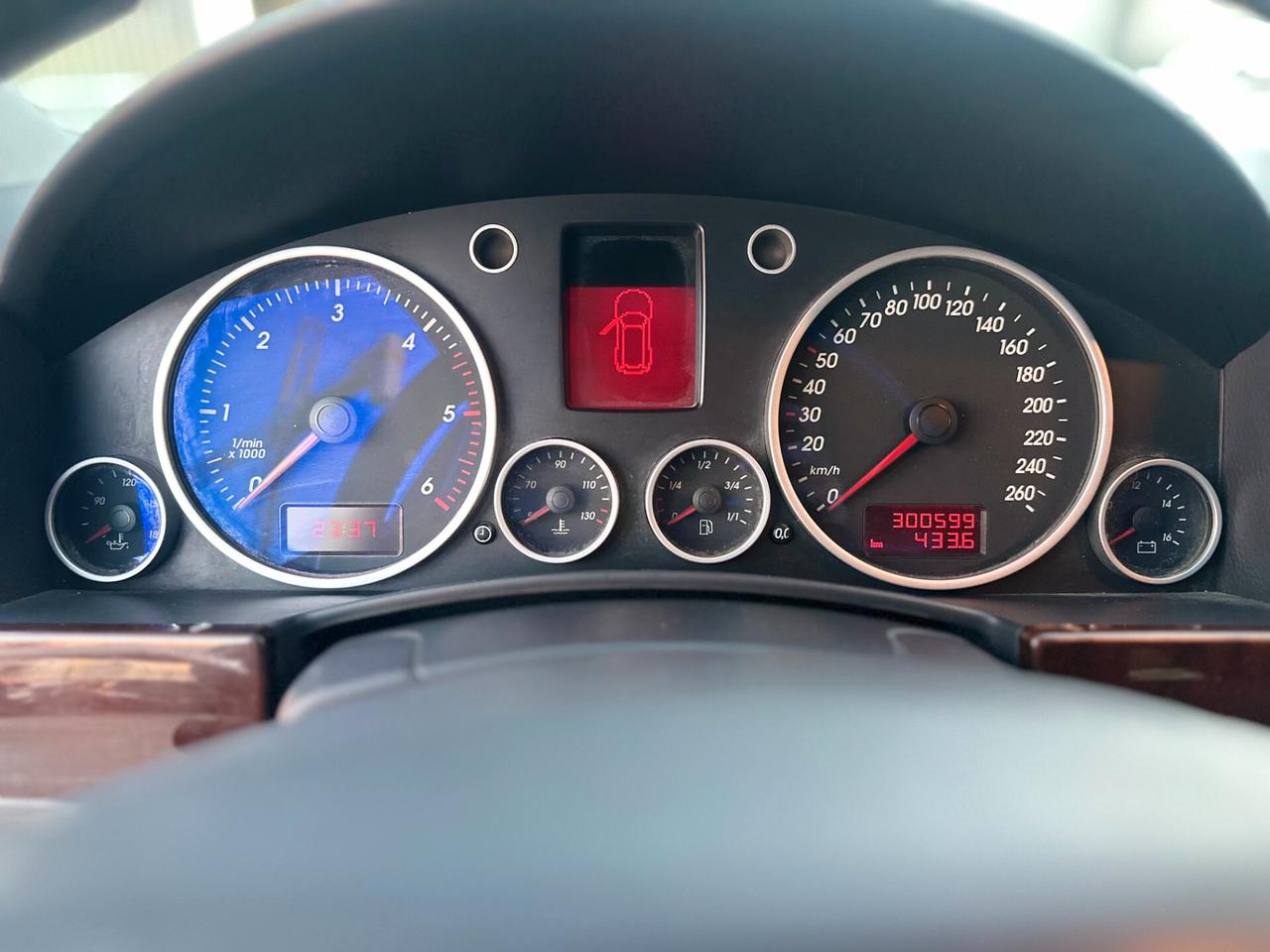 Volkswagen Touareg 2.5 R5 TDI AUTOCARRO