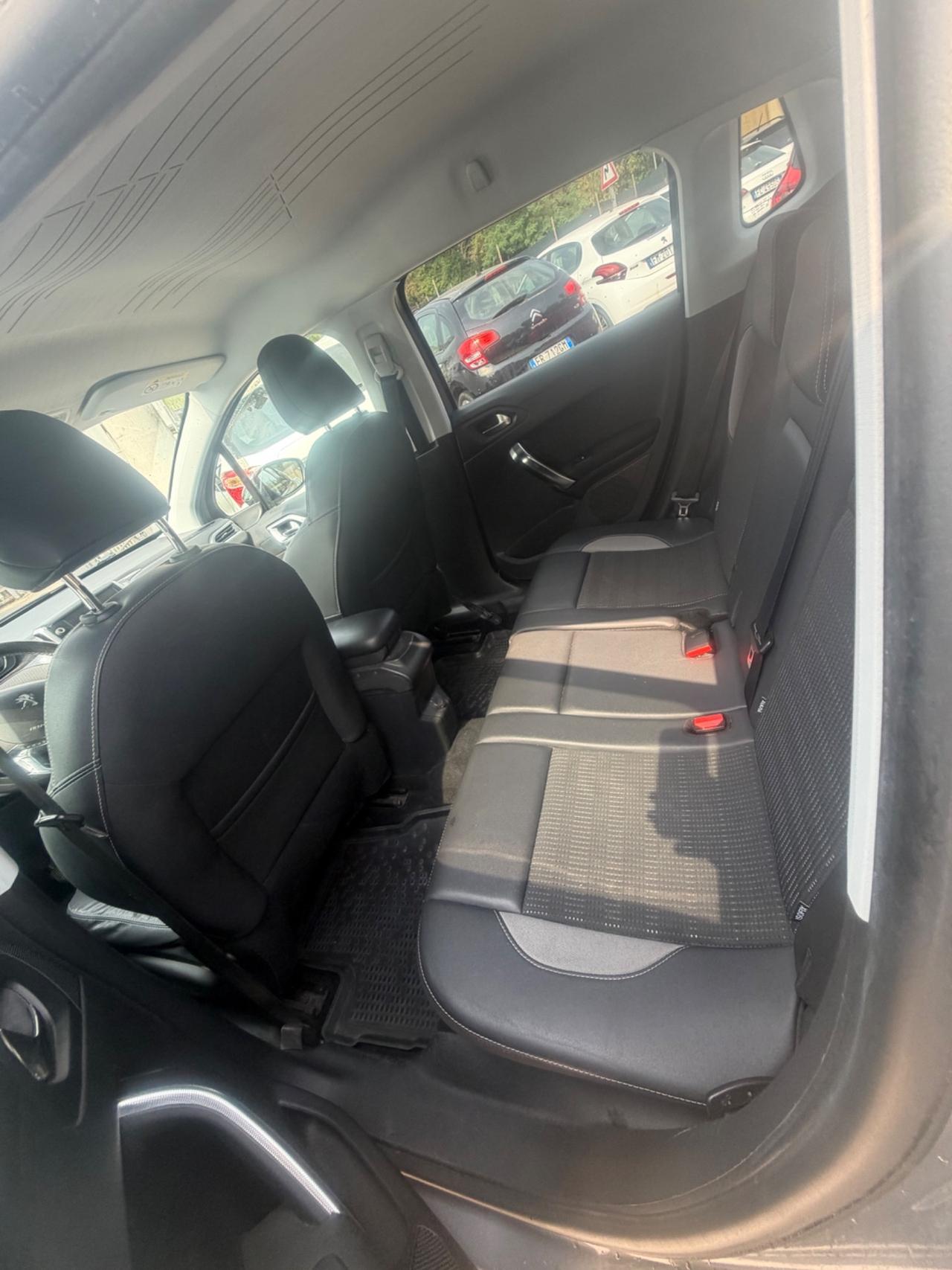Peugeot 2008 BlueHDi 120 S&S Black Matt