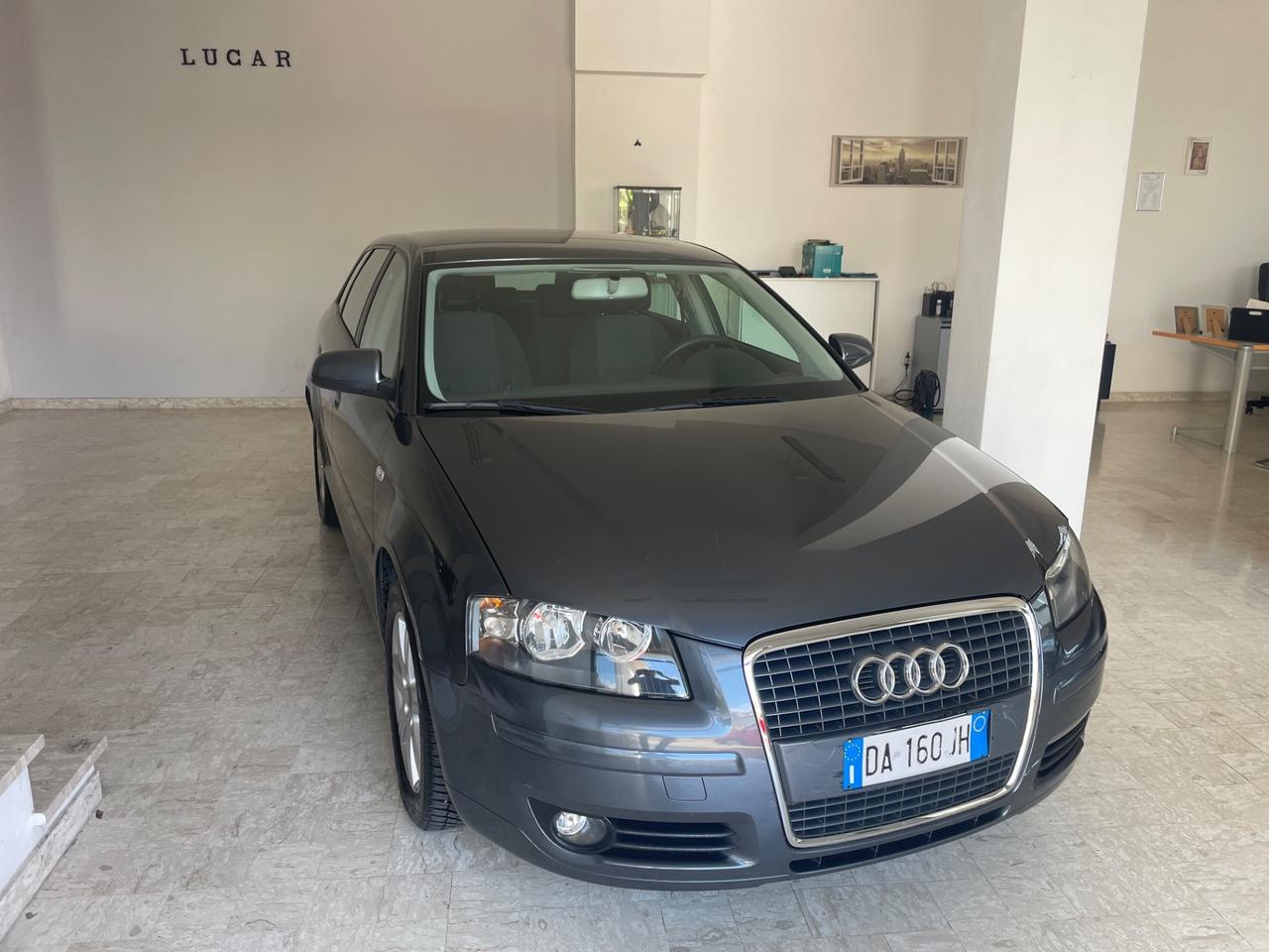 AUDI A3 SPB 1.6 FSI ATTRACTION "MANIACALE"