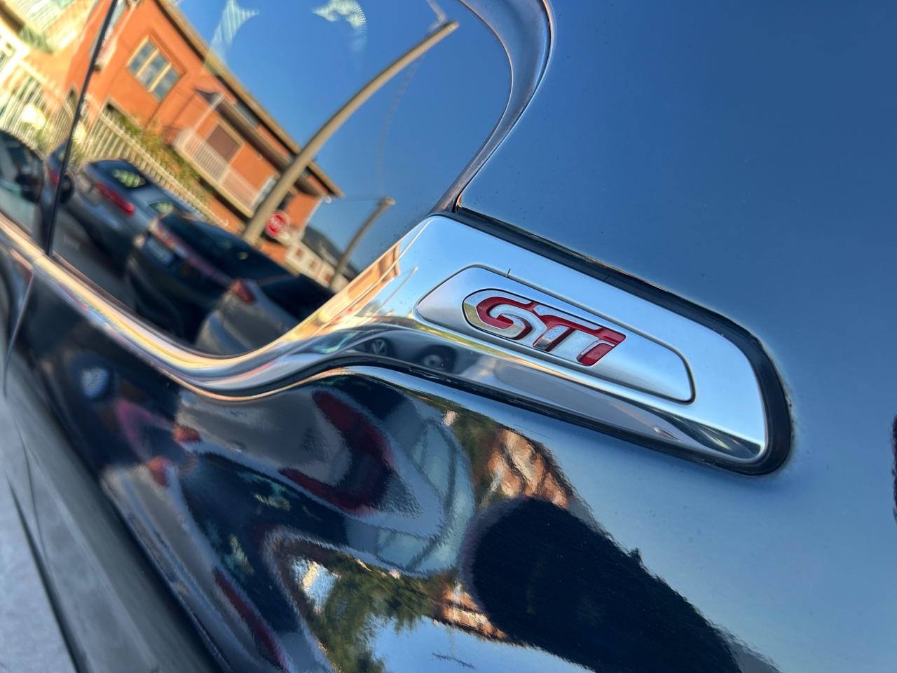 Peugeot 208 1.6 THP 200 CV 3 porte GTi
