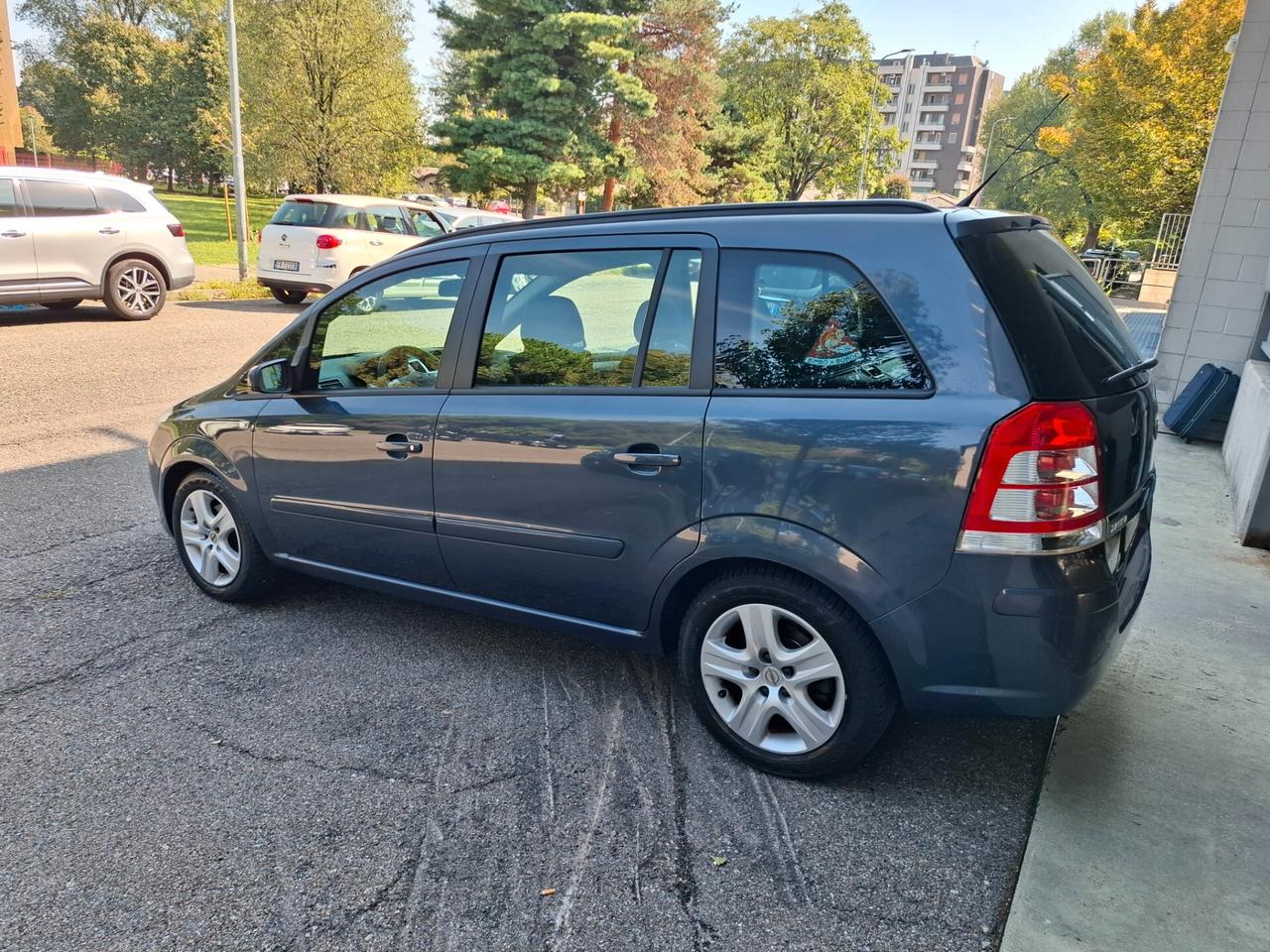 Opel Zafira 1.6 16V VVT Cosmo