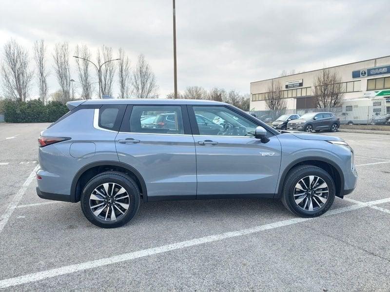 Mitsubishi Outlander PHEV 2.4 PHEV INFORM MY26 306CV