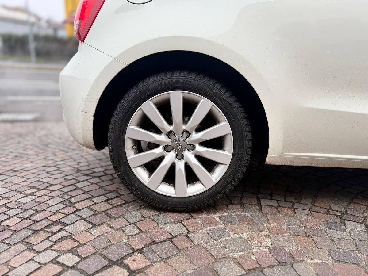 Audi A1 1.6 tdi Ambition 105cv