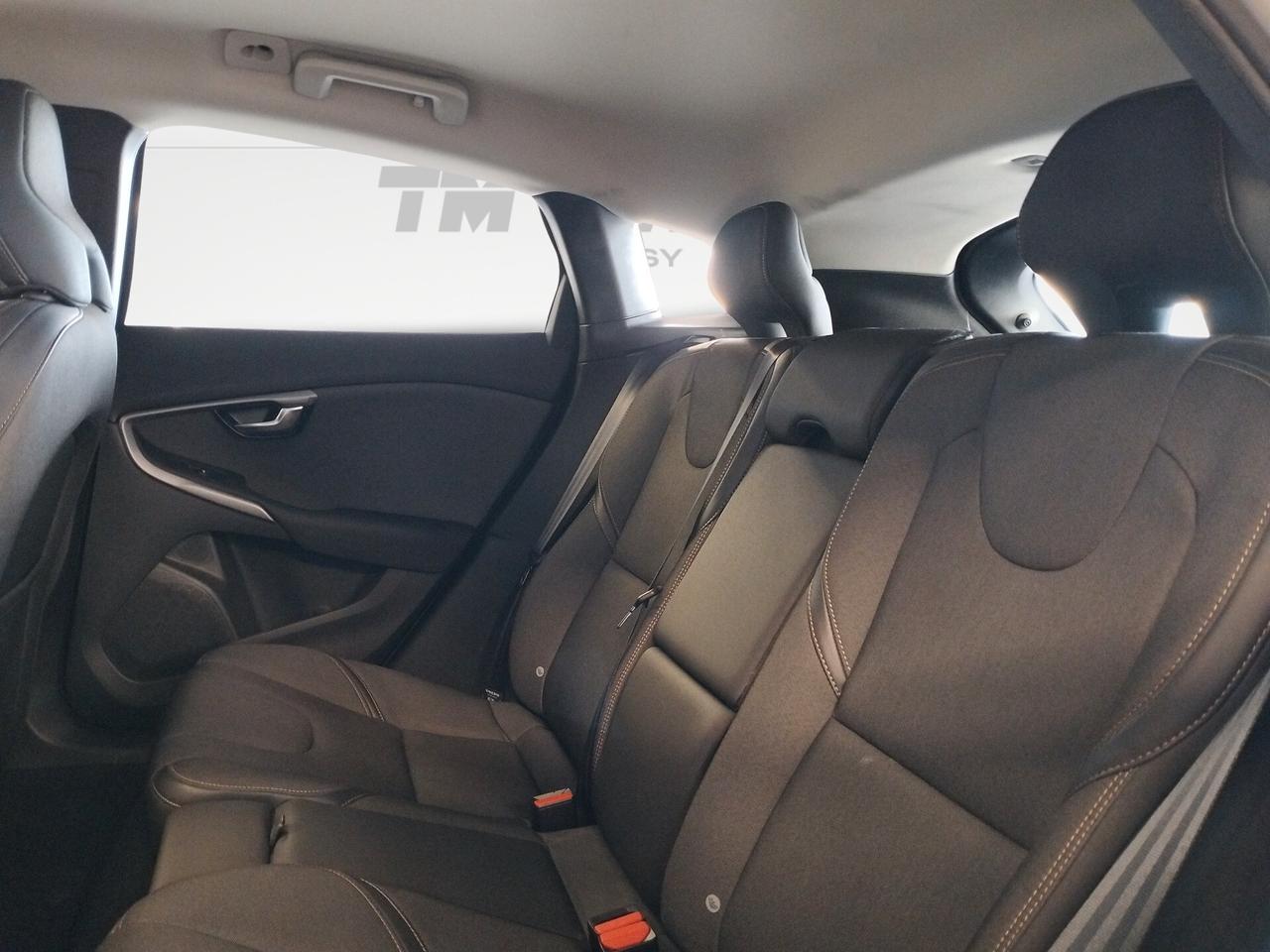 Volvo V40 Cross Country D2 Business Plus - NEOPATENTATI