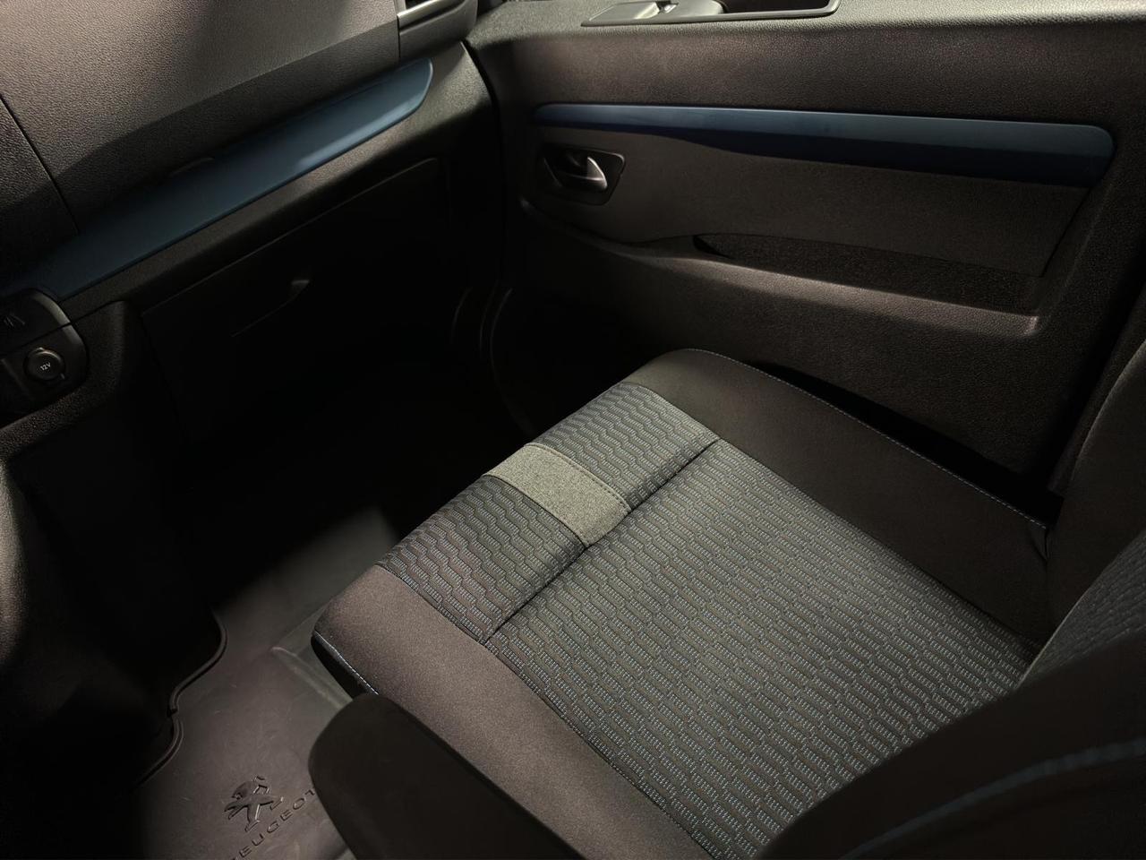 Peugeot Traveller BlueHDi 115 S&S Standard Allure