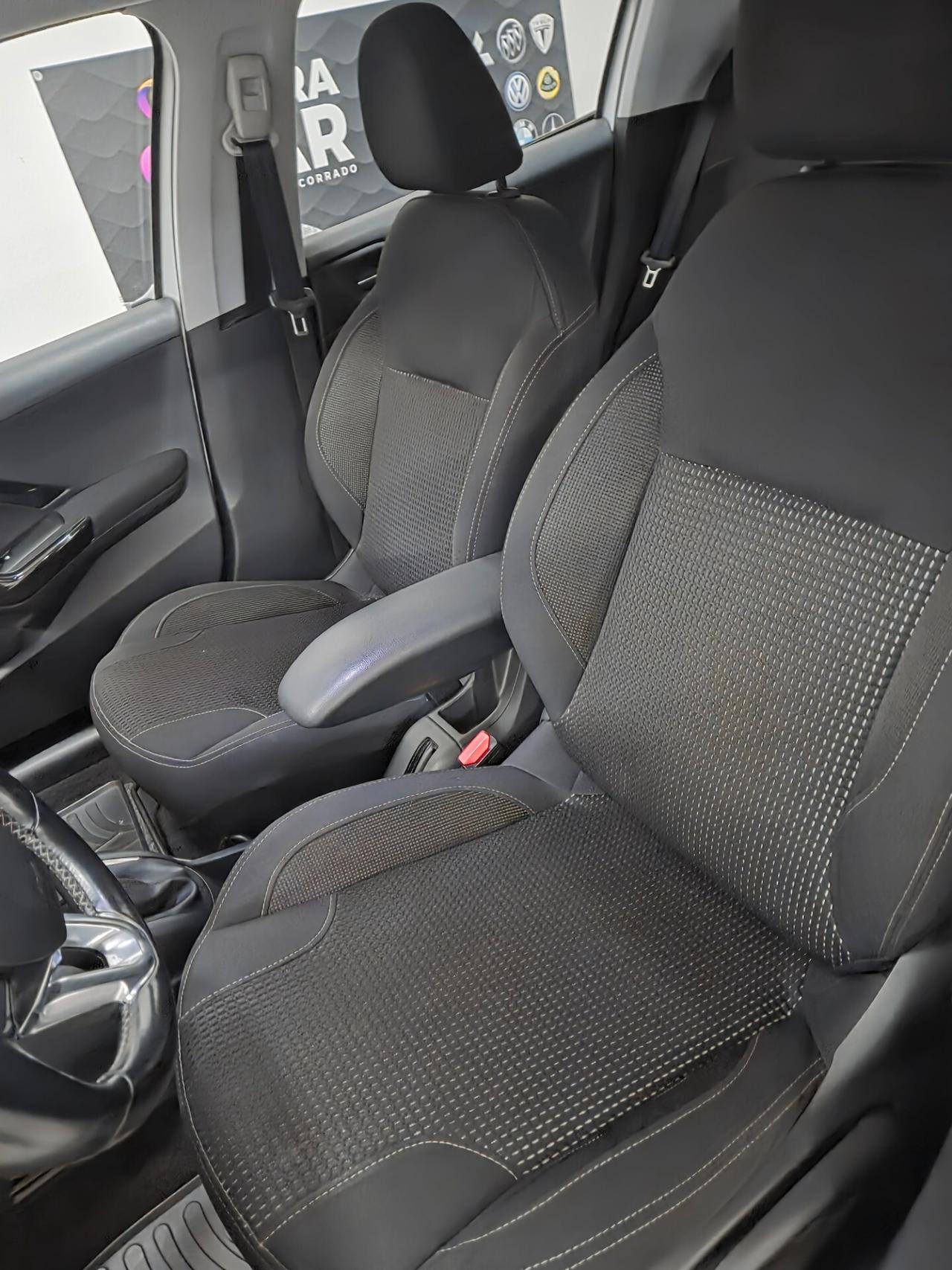 Peugeot 208 PureTech 82 5p. GPL Allure