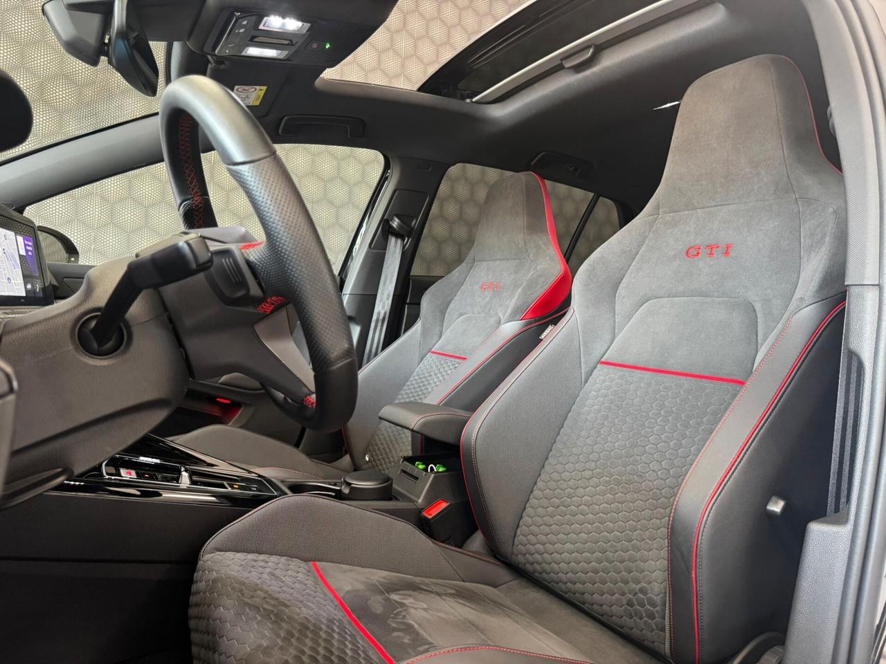Volkswagen Golf GTI 2.0 TSI DSG