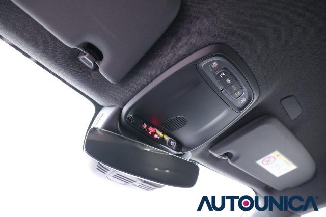 VOLVO XC40 T5 RECHARGE PLUG-IN HYBRID R-DESIGN