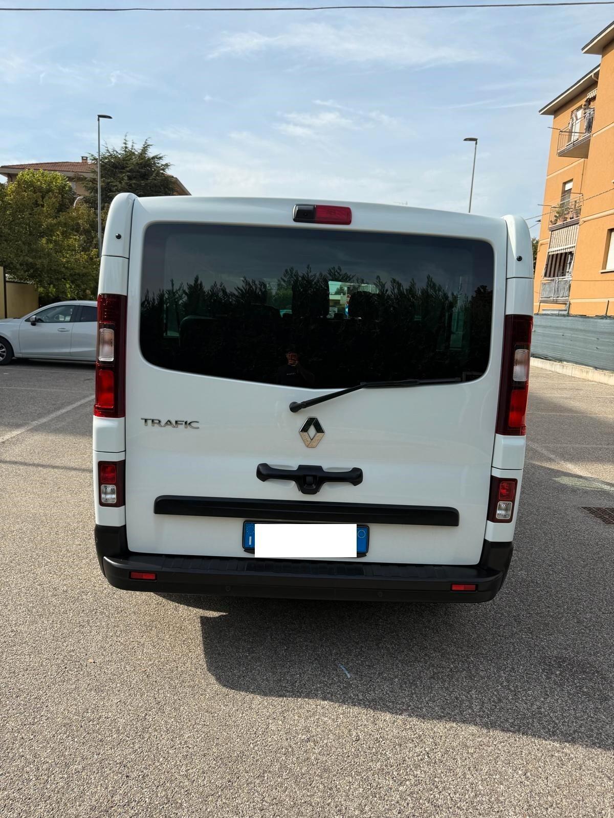 Renault Trafic 2.0 dCi - 9 POSTI - NAV - 12 MESI DI GARANZIA
