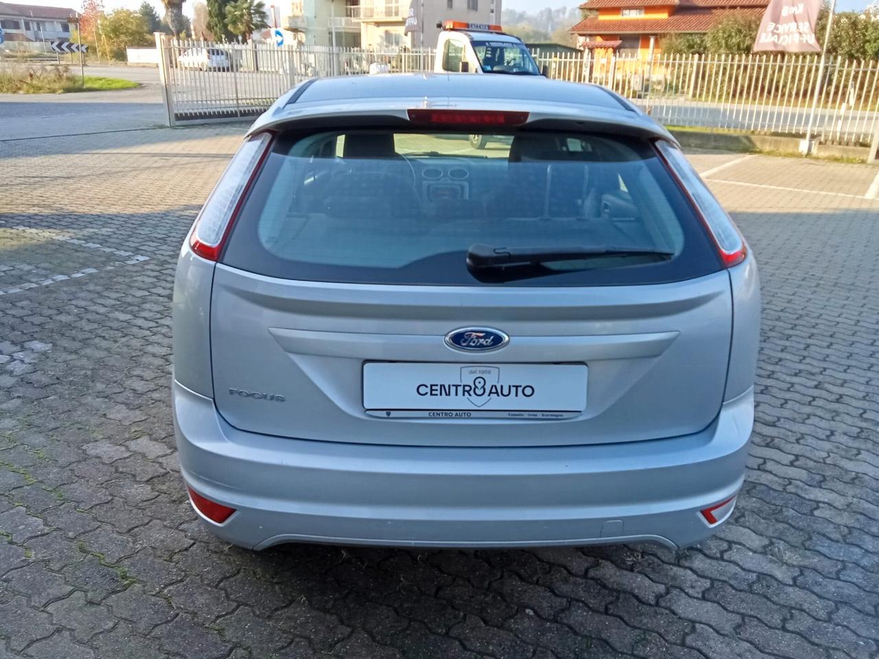 Ford Focus 1.6 (115CV) 5p. Bz.- GPL Ikon